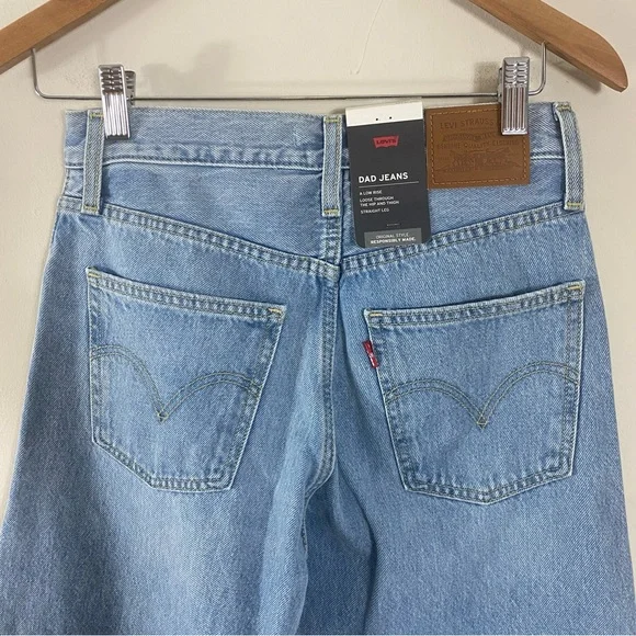 NEW Levi’s Dad Jean in This and That Light Wash - 25x30 - Picture 15 of 16